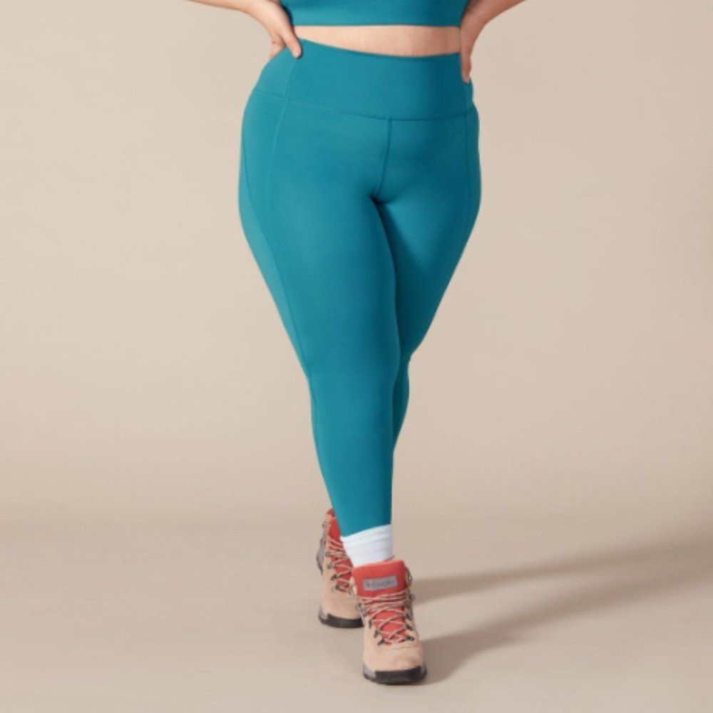 Leggings in Olympia by girlfriend collective